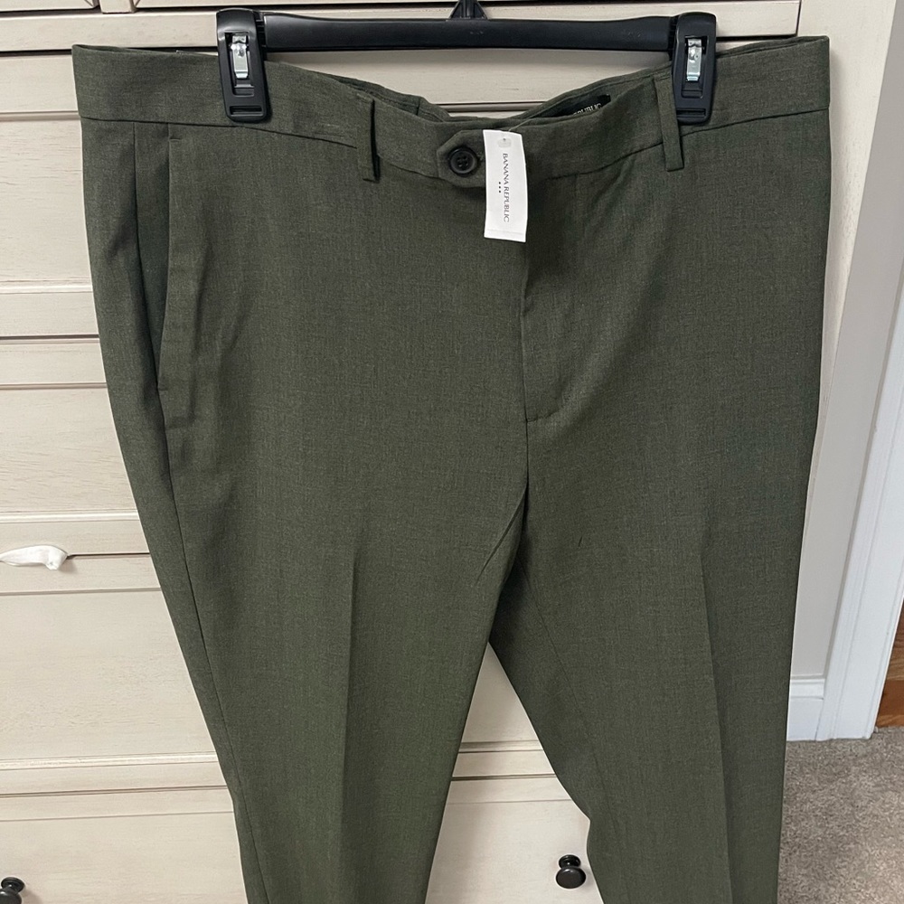 Men’s Banana Republic Dress Pants, Waist 36, Length 30”, Green Tailored Fit NWT